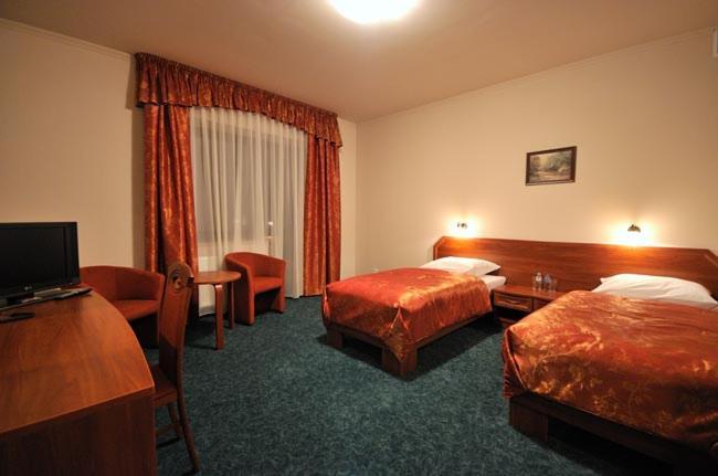 Hotel Salamandra Hoczew Екстериор снимка