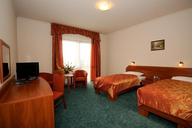 Hotel Salamandra Hoczew Екстериор снимка