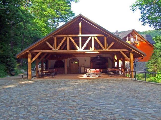 Hotel Salamandra Hoczew Екстериор снимка